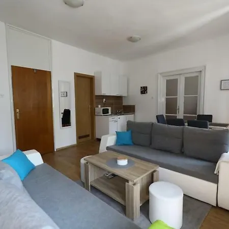 Odeon And Guest house *