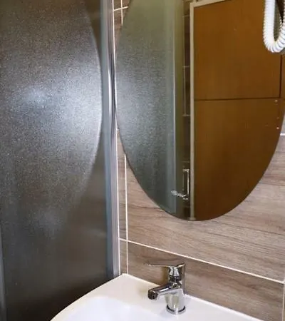 Odeon And Maison d'hôtes 3*