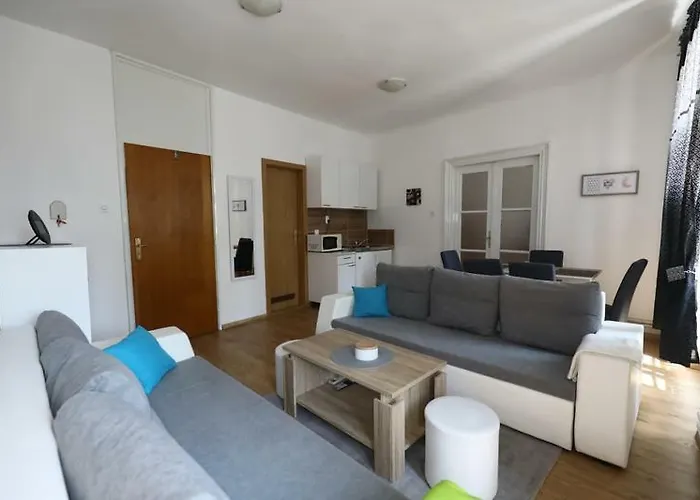 Odeon And Pensionat 3*