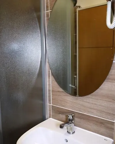 Odeon And Maison d'hôtes 3*