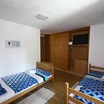 Odeon And Pensión 3*