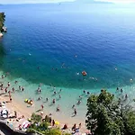 Odeon And Pensión 3*