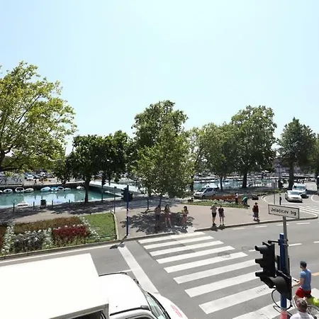 בית הארחה Odeon And 3*