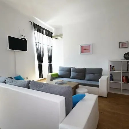 Odeon And רייקה