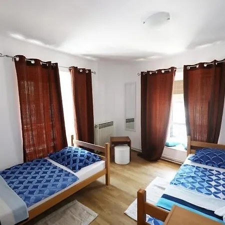 Odeon And בית הארחה רייקה